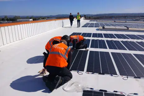 Pose de panneaux solaires GIFI Clermont l'Herault